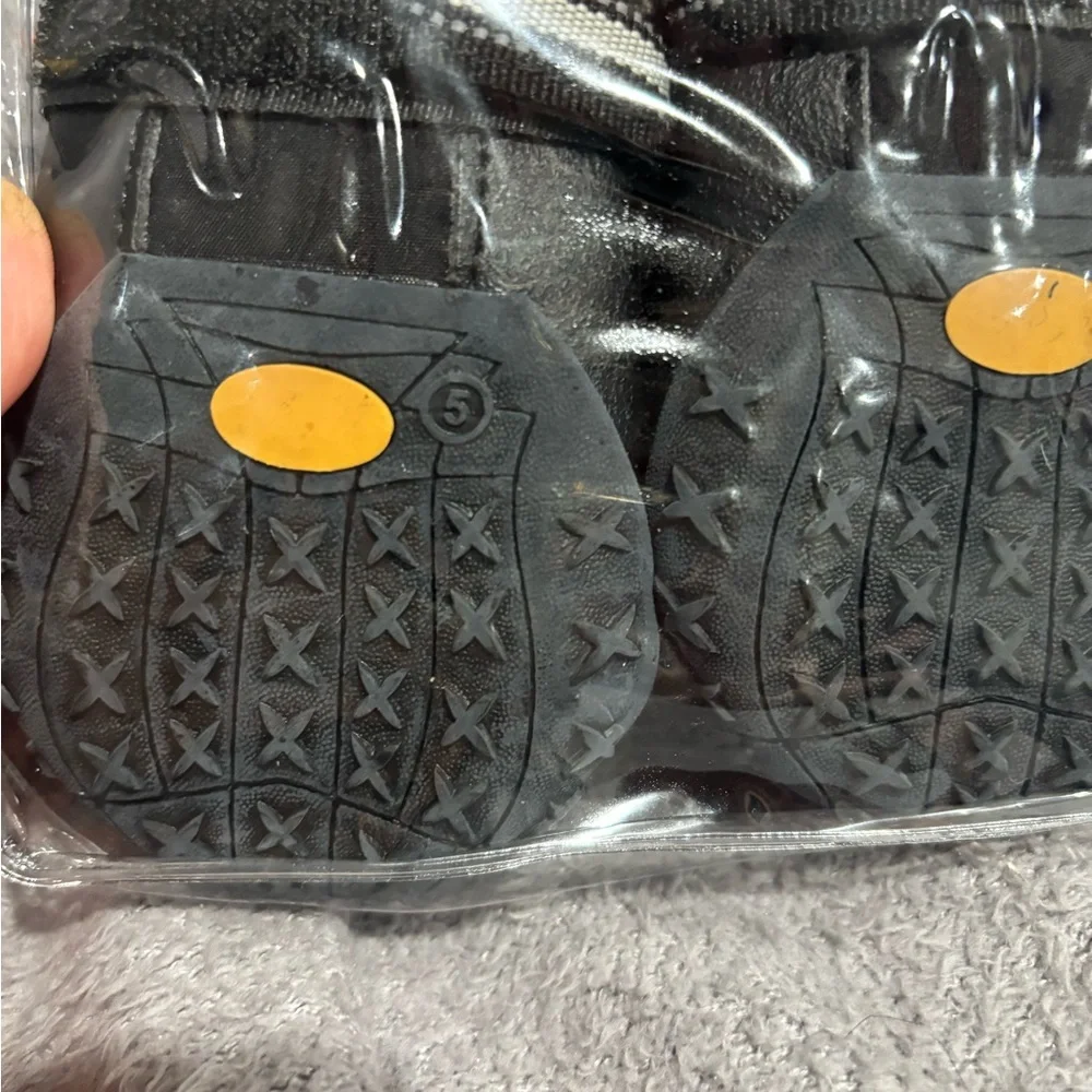 Waterproof Dog Boots with Adjustable Reflective Straps Anti-Slip Sole Black 4PCS